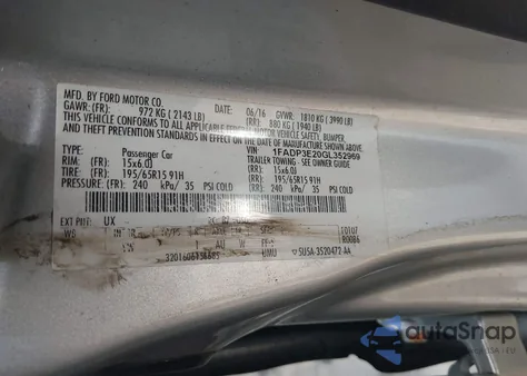 2016 Ford Focus S from USA, damaged, VIN 1FADP3E20GL352969